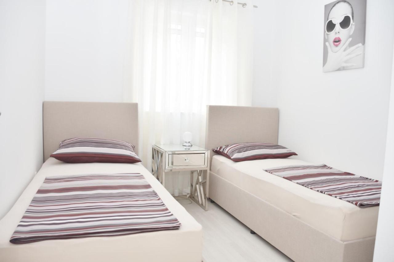 Apartment Josip 2 Tribunj  Luaran gambar