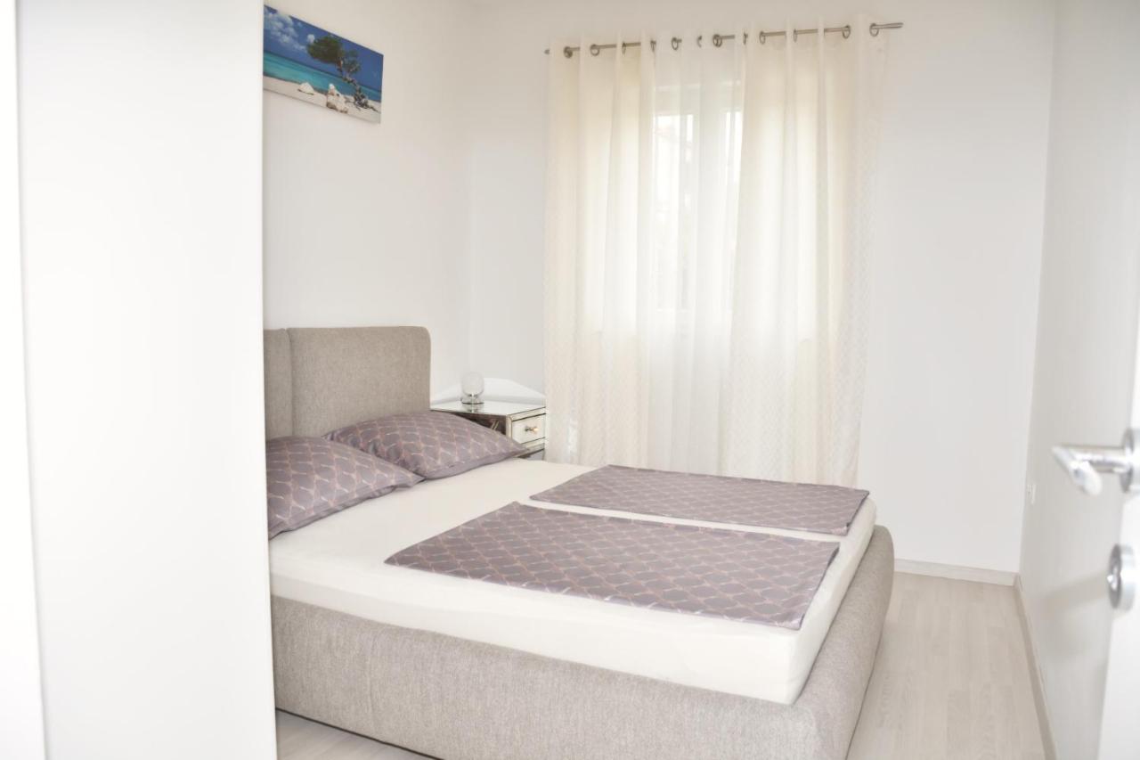 Apartment Josip 2 Tribunj  Luaran gambar