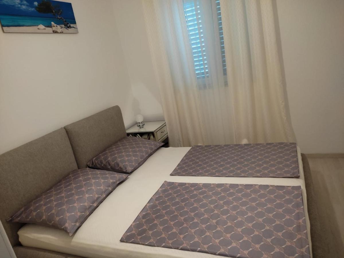 Apartment Josip 2 Tribunj  Luaran gambar